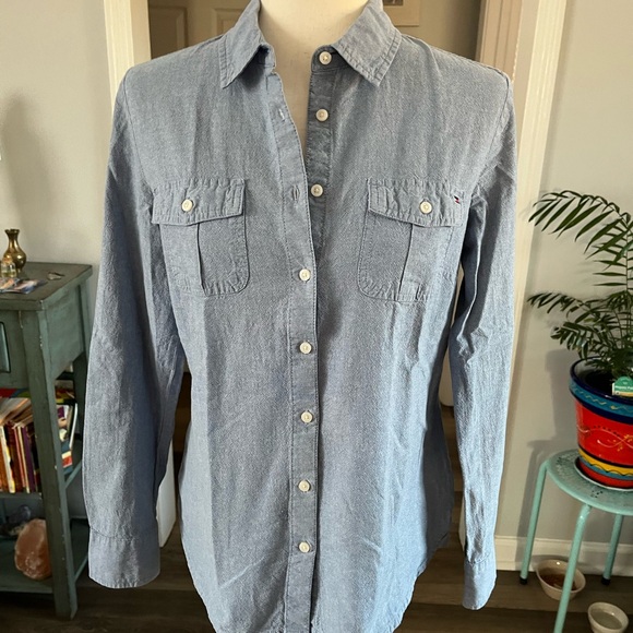 Tommy Hilfiger Tops - Tommy Hilfiger Vintage Light Blue Casual Button-Down Shirt With Pockets